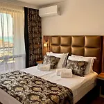 Onyx Deluxe First Line Apartman Szveti Vlasz