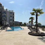 Onyx Deluxe First Line Apartman Szveti Vlasz