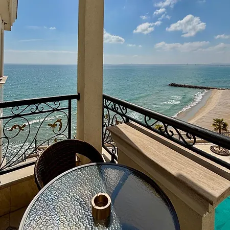 Onyx Deluxe First Line Apartamento *