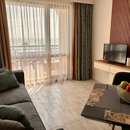 Onyx Deluxe First Line Apartamento